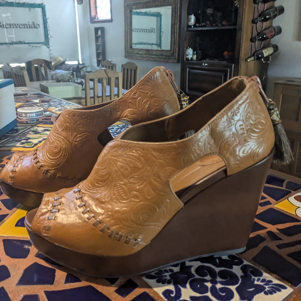 Y Knot Branded Wedge Heels